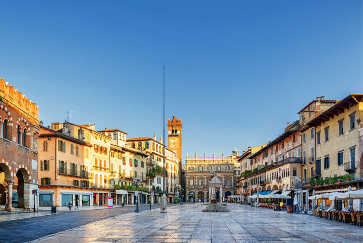 Piazza delle Erbe, Verona