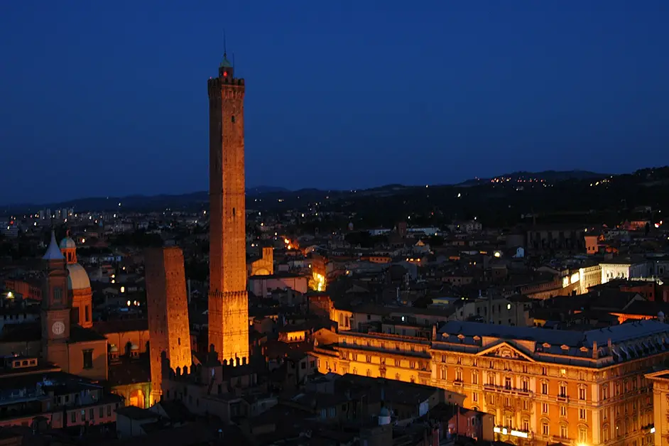 Imagem Torre Asinelli, Bolonha