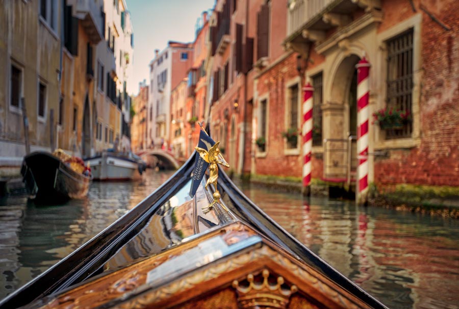 Honeymoon in Italy: Gondola de Veneza 