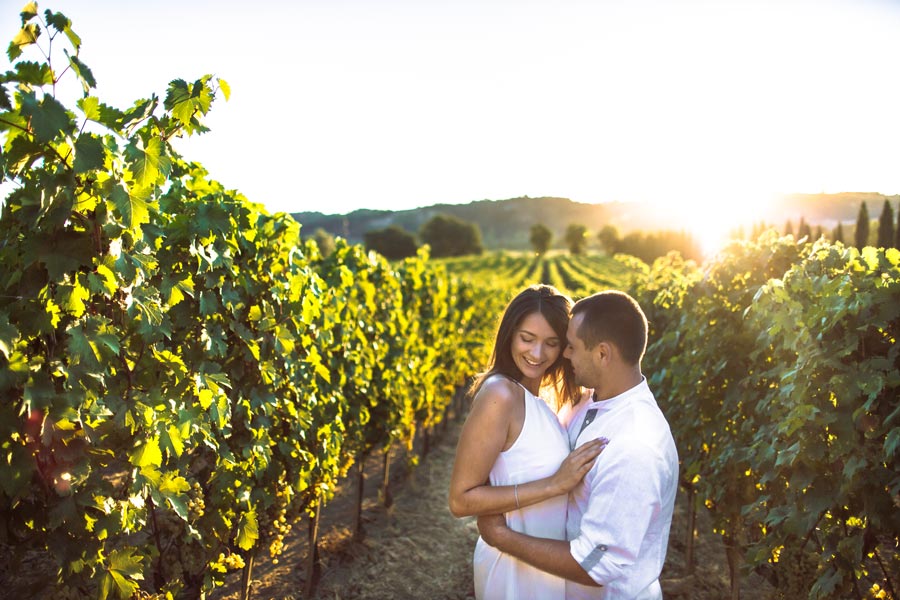 Couple in Tuscan wineries