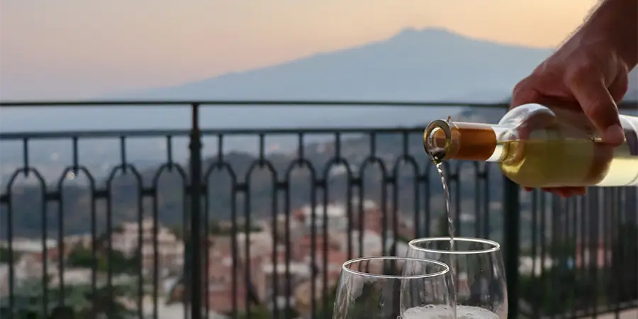 Degustação de vinho com vista para o Vulcão Etna